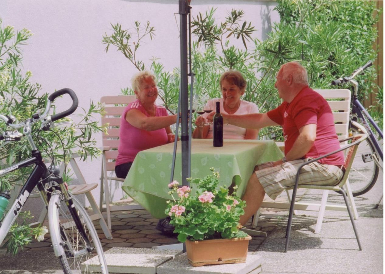 Bed and Breakfast Winzerhof Michael Gartner à Illmitz Extérieur photo